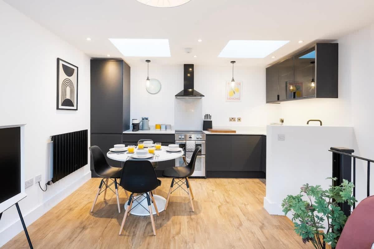 The Upside Down Eco House Holiday home